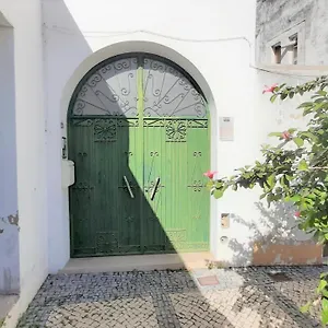 tavira-lovers-city-centre-apartment-iii.hotelaalgarve.com/